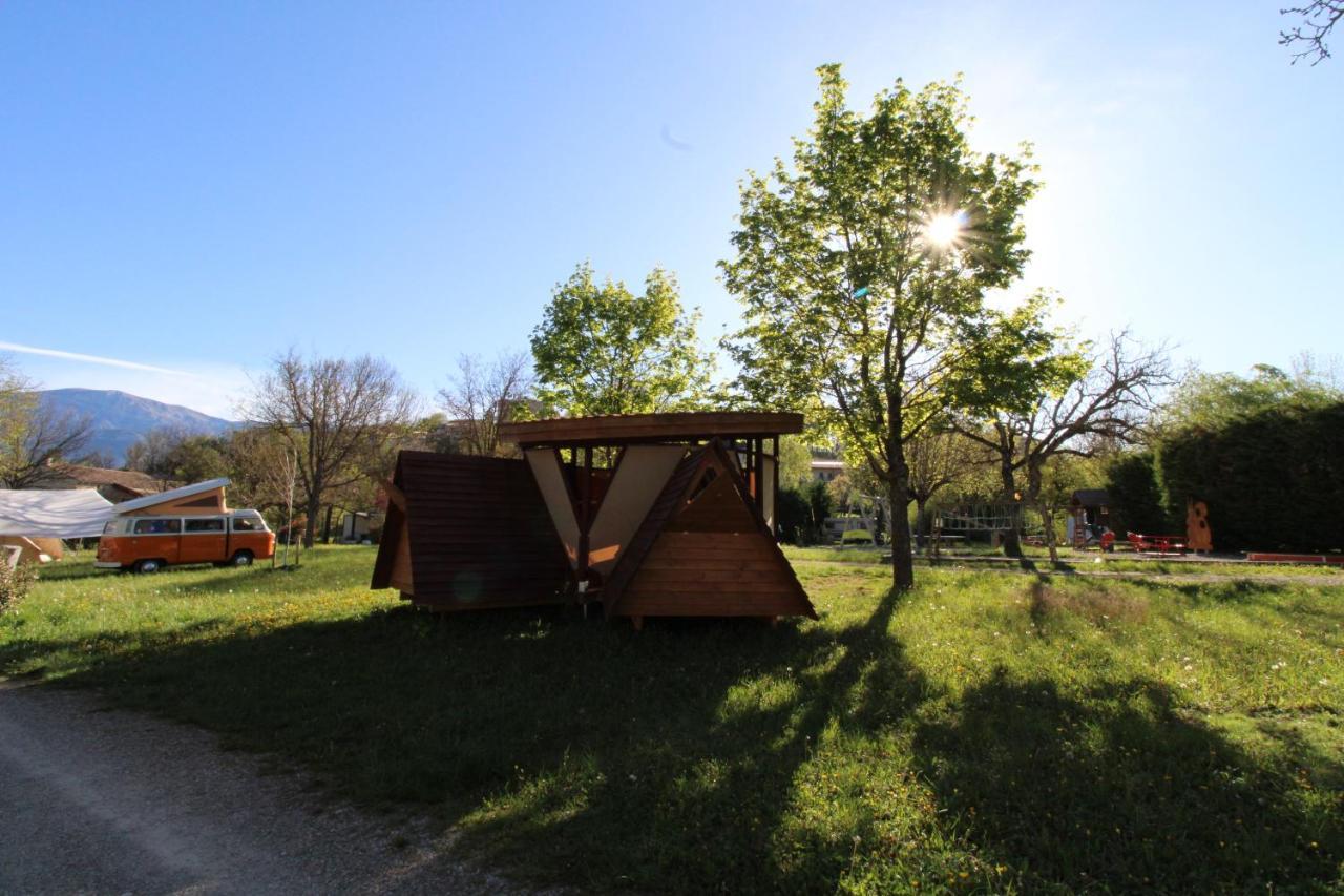 Habitat Createur - Hebergements Insolites Au Camping Municipal "Les Ecureuils" Recoubeau-Jansac Eksteriør billede