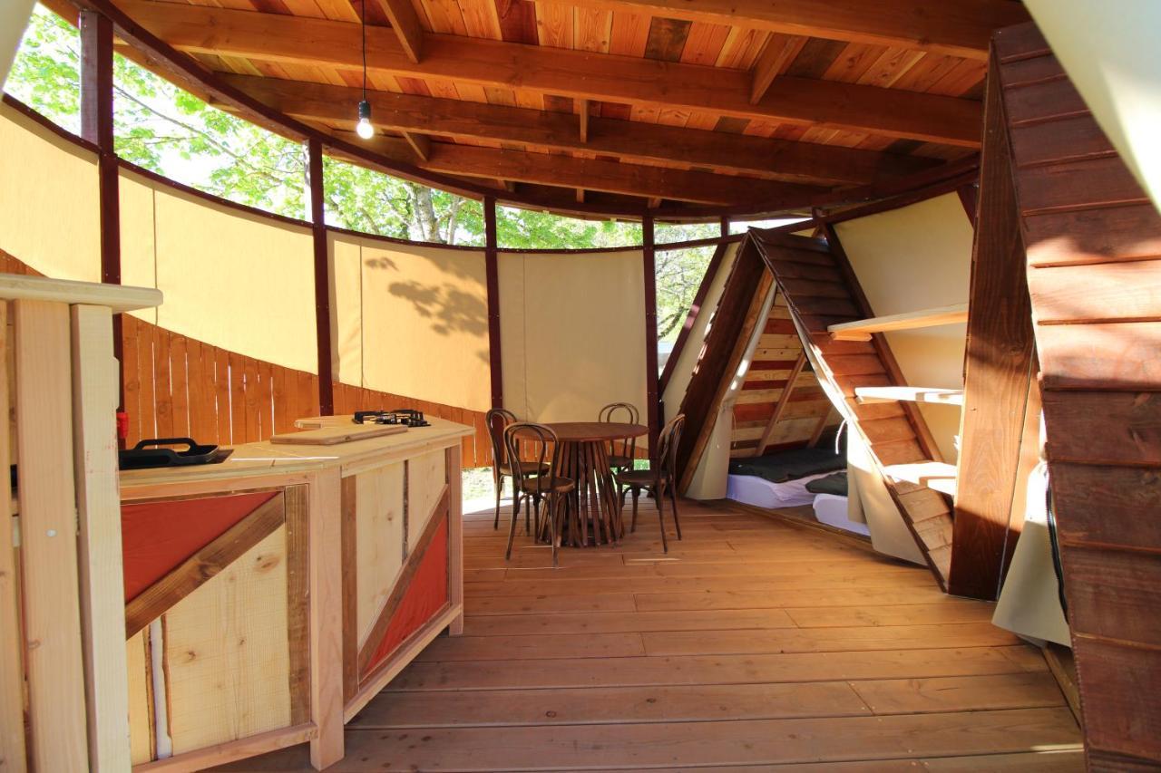 Habitat Createur - Hebergements Insolites Au Camping Municipal "Les Ecureuils" Recoubeau-Jansac Eksteriør billede